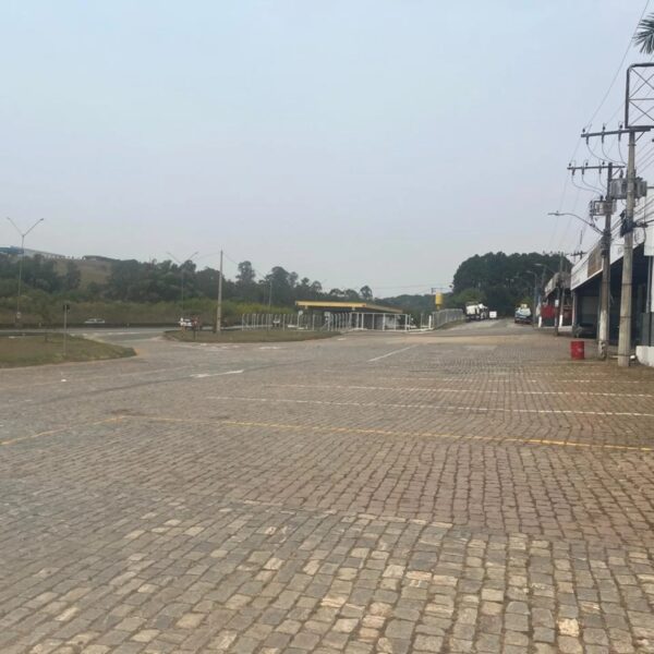 Aluga-se Barracão - Rodovia Fernão Dias - Image 2