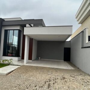 Vende-se casa- Condomínio Laz Palmas