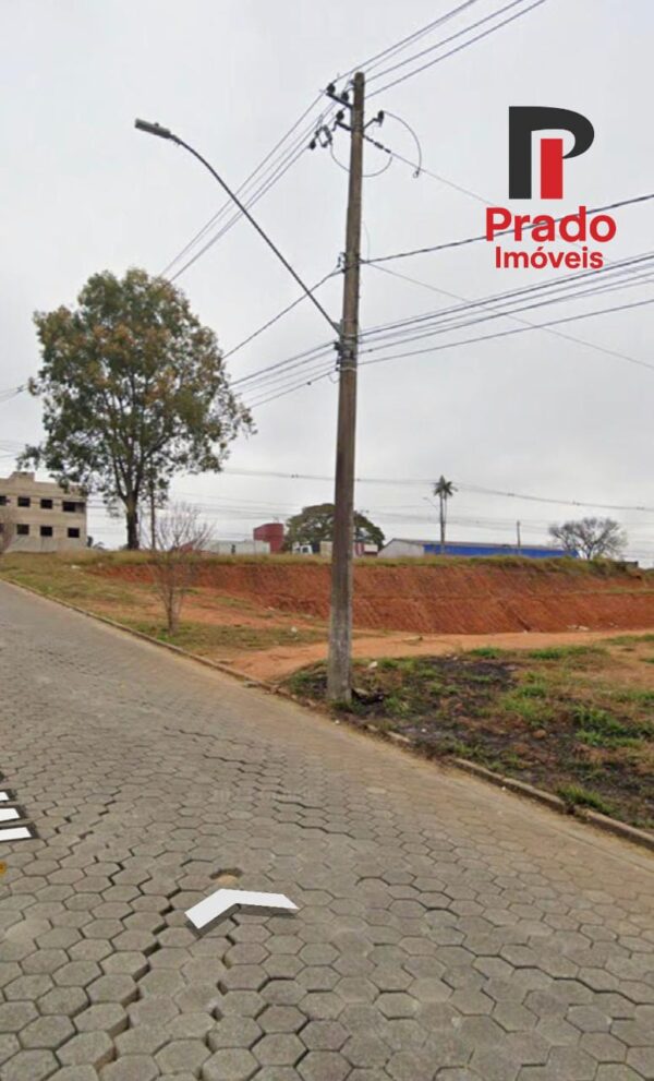 Vende-se Terreno - Bairro Chapadão - Em frente ao Batalhão dos Bombeiros - Image 2